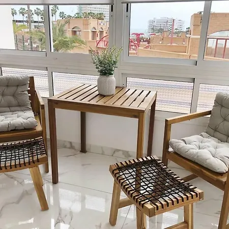 Apartamento Con Piscina Cerca De Puerto Colon *