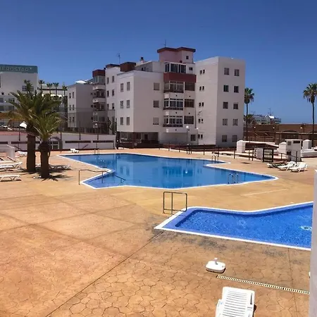 Apartamento Con Piscina Cerca De Puerto Colon
