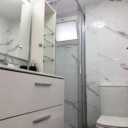 Apartamento Con Piscina Cerca De Puerto Colon *